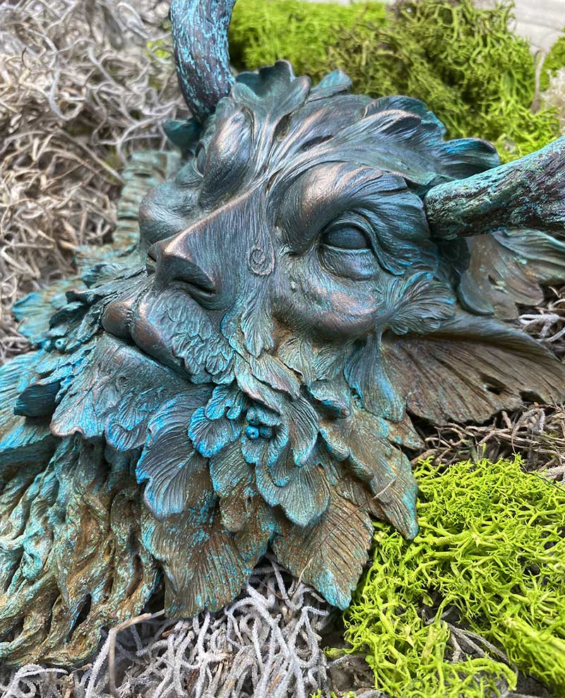Iris Compiet - Watcher in the Woods (Detail 2)